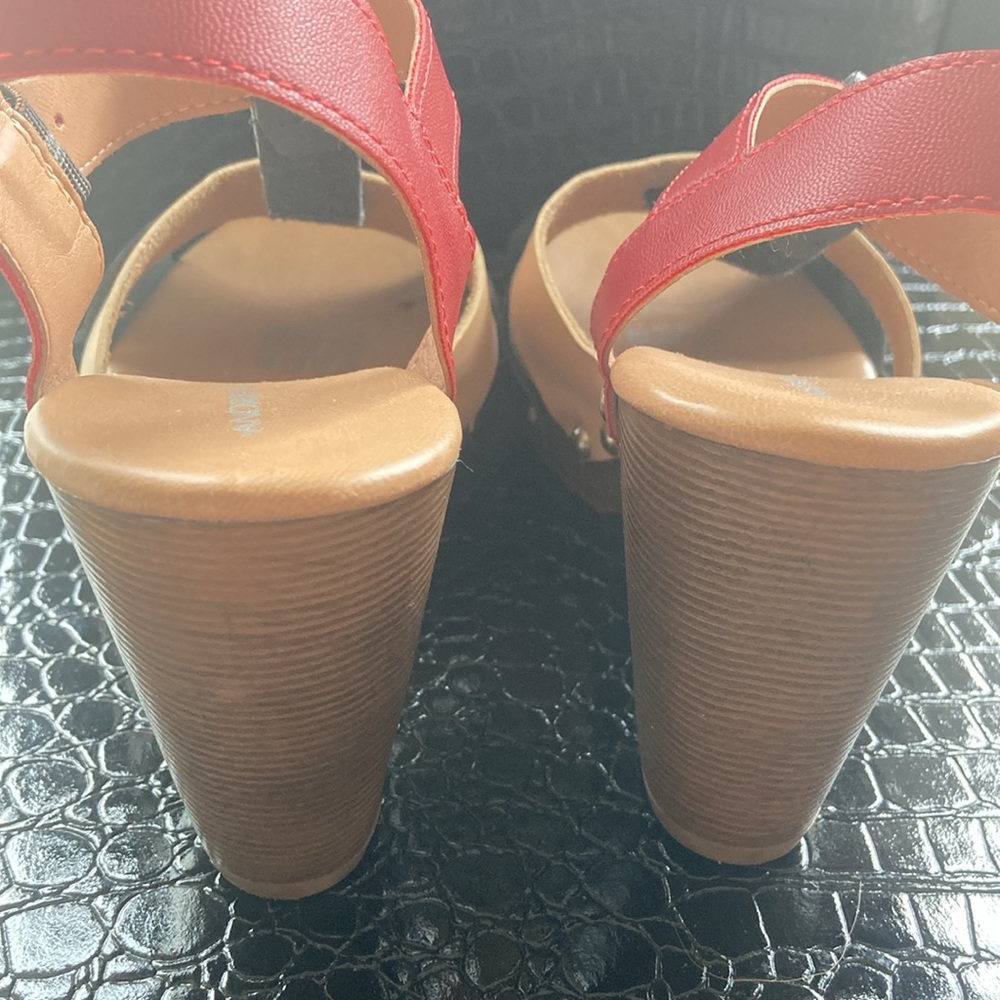 Comfortable wooden heel sandals by Andrea. - Picture 6 of 11